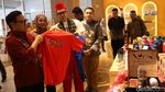 Momen Cak Imin Bermain Gamelan hingga Beli Kopi di TMII
