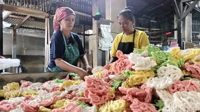 Pabrik krupuk klenteng di Bojonegoro.