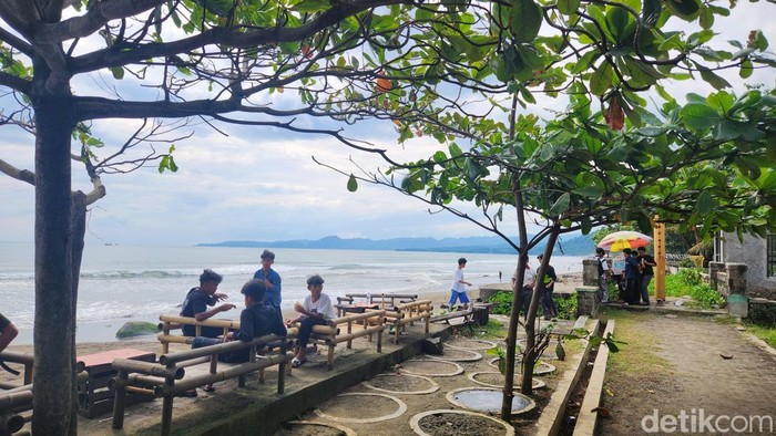 Pantai Palabuhanratu, Sukabumi