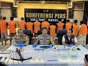 Polisi Tangkap 2 Orang Saat Gerebek Kampung Narkoba Borta di Makassar