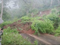 Longsor di Manggarai Timur, Arus Lalu Lintas Lumpuh gegara Tak Ada Alat Berat