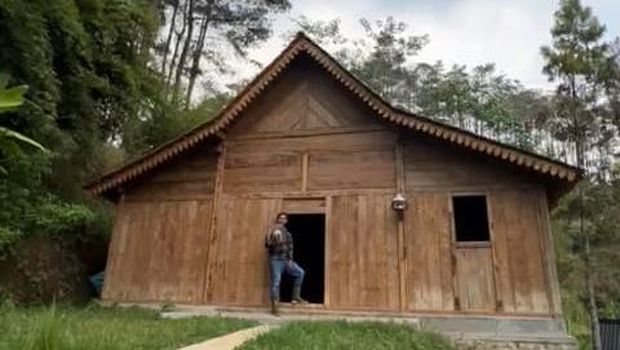 Rumah Hutan Dodit Mulyanto