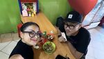 Serunya Nirina Zubir Makan Bakso hingga Jajan Sandwich di New York