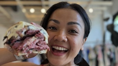 Serunya Nirina Zubir Makan Bakso hingga Jajan Sandwich di New York