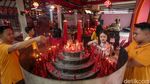 Suasana Ibadah Imlek di Vihara Gayatri Depok