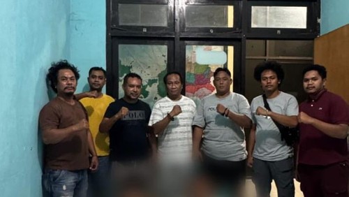 Personel Satresnarkoba Polres Manggarai Barat menangkap dua pedagang ikan di Labuan Bajo dalam kasus narkoba. (Dok. Humas Polres Manggarai Barat)