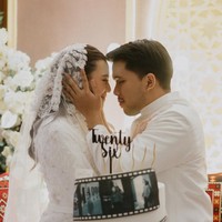 Akan segera memiliki keturunan, Thariq dan Aaliyah juga terlihat makin romantis dan mesra. Unggahannya pun banjir doa dan ucapan selamat dari para netizen. Foto: Instagram/@aaliyah.massaid