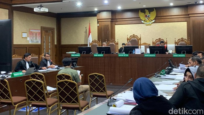 Auditor Badan Pengawasan Keuangan dan Pembangunan (BPKP), Irfan Febriandi jadi saksi ahli di sidang kasus korupsi Basarnas (Mulia/detikcom)
