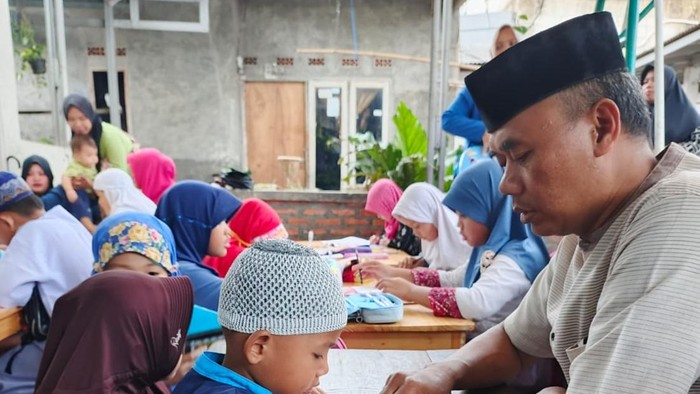 Bripka Ristomo, Brimob yang Jadi Guru Ngaji Gratis Anak Kampung Gunung Sindur