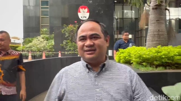 Dirut Bank Bengkulu Beni Harjono mengaku diperiksa KPK terkait dugaan pemerasan dan gratifikasi yang menjerat Gubernur Bengkulu nonaktif Rohidin Mersyah. (Adrial A/detikcom)