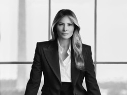 Foto Resmi Melania Trump Sebagai Ibu Negara AS Dikritik Mirip Pesulap Magang