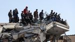 Foto Udara Warga Gaza Menyemut Saat Pembebasan Sandera Hamas