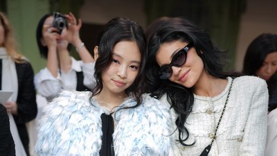 Foto: Fabulous Front Row! Adu Gaya Artis di Paris Fashion Week Couture 2025
