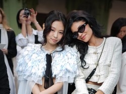 Foto: Fabulous Front Row! Adu Gaya Artis di Paris Fashion Week Couture 2025