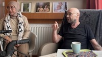 Irish Bella bersama adiknya, Sean, juga ibundanya, Susanti Arifin, pergi ke Belgia untuk menjenguk Johan Gustaaf Paula De Beule. Irish mengabadikan saat ibu dan ayahnya duduk dan ngobrol bareng mereka. Foto: dok. Instagram Story Irish Bella