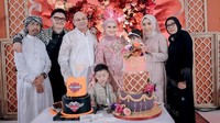 Johan Gustaaf Paula De Beule juga suka mengunjungi Irish Bella dan adiknya di Jakarta. Sang ayah juga masih sempat hadir pada momen ulang tahun ke-28 Irish Bella pada 23 April 2024. Foto: dok.Instagram Irish Bella
