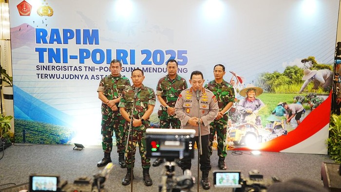 Kapolri dan Panglima TNI Doorstop di Rapim TNI-Polri, Kamis (30/1/2025) (dok. ist)