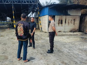Bengkel Mobil Terbakar di Pekanbaru, Diduga Jadi Gudang BBM Ilegal