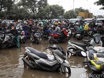 KBN Cakung Cilincing Banjir, Kemacetan Mengular