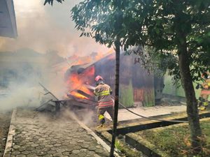 Gudang SMP Ngasem Bojonegoro Terbakar gegara Korsleting