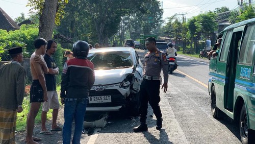 Kondisi salah satu kendaraan setelah mengalami kecelakaan di jalur Denpasar-Gilimanuk, Kecamatan Negara, Kabupaten Jembrana, Bali, Rabu (29/1/2025).