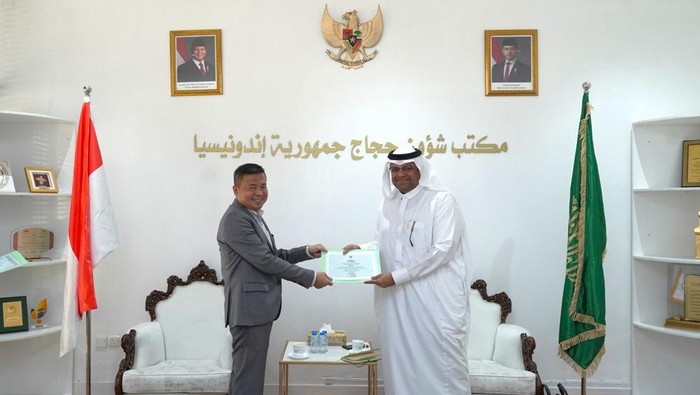 Konsulat Jenderal Republik Indonesia (KJRI) di Jeddah, Nasrullah Jasam dan Medical Services On Board Loui H Basffar Saudia Airlines