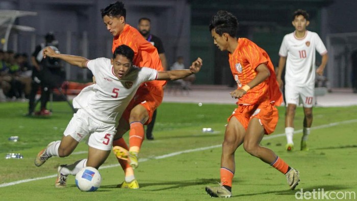 Laga Indonesia U-20 vs India U-20 Laga Indonesia U-20 vs India U-20 dalam ajang Mandiri U-20 Chalange Series di Stadion Gelora Delta Sidoarjo, Kamis (30/1/2025).