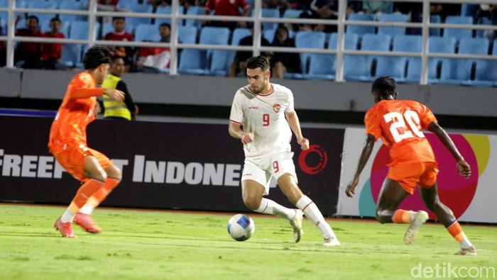 Laga Indonesia U-20 vs India U-20 Laga Indonesia U-20 vs India U-20 dalam ajang Mandiri U-20 Chalange Series di Stadion Gelora Delta Sidoarjo, Kamis (30/1/2025).