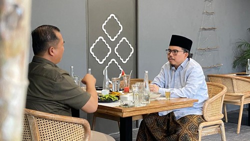 Lalu Muhamad Iqbal bertemu Ketua Umum PBNW Raden Tuan Guru Bajang (TRGB) Lalu Gede Zainuddin Atsani. Foto: Humas Iqbal-Dinda