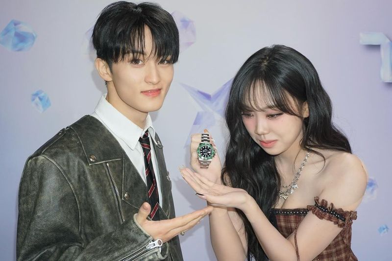 Lee Young Ji dapat hadiah jam tangan Rolex dari Mark NCT