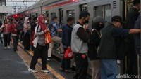 Libur panjang dalam rangka Isra Mikraj dan Imlek berlangsung selama lima hari, termasuk hari Sabtu dan Minggu (25-26 Januari 2025).