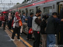 Video: 19,1 Juta Penumpang Gunakan KRL Selama Lebaran 2025