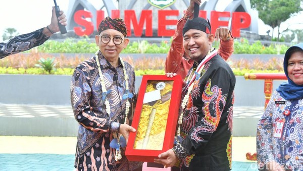 Menteri Kebudayaan Resmikan Tugu Keris Arya Wiraraja Sumenep