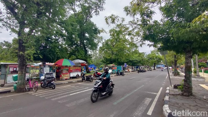 Suasana Alun-alun Wates, Kulon Progo, Kamis (30/1/2025).