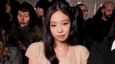 7 Gaya Anggun Jennie BLACKPINK Bak Mermaid di Jean Paul Gaultier Show