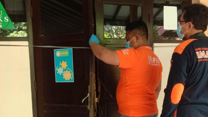 Pintu ruangan salah satu SMKN di Bantul yang rusak akibat dijebol maling. Diunggah Kamis (30/1/2025).