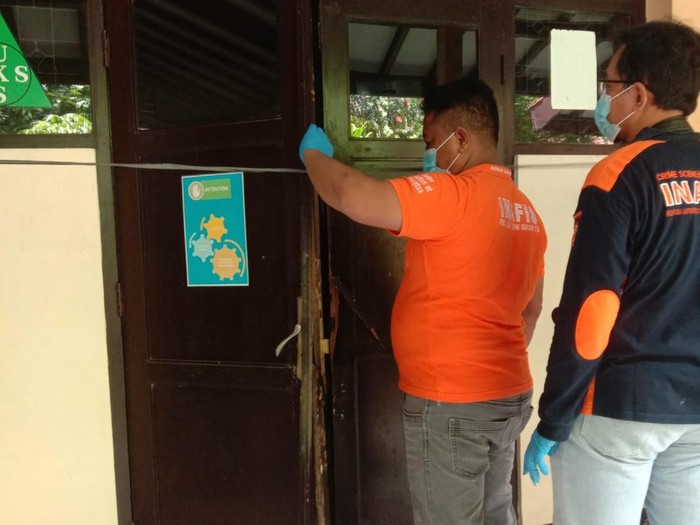 Pintu ruangan salah satu SMKN di Bantul yang rusak akibat dijebol maling. Diunggah Kamis (30/1/2025).