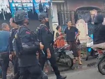 Polisi Gerebek Rumah Pengedar Narkoba di Lombok Tengah, Sejumlah Warga Diamankan