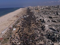 Potret Bersejarah Ribuan Warga Gaza Pulang ke Rumah