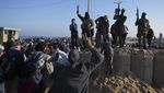 Potret Bersejarah Ribuan Warga Gaza Pulang ke Rumah