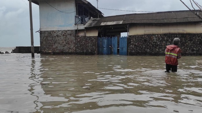 Warga Eretan Indramayu Segera Dapat Solusi Masalah Banjir Rob