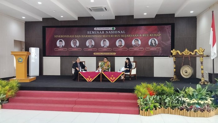 Seminar Nasional Sinkronisasi dan Harmonisasi Materi RUU Kejaksaan & RUI KUHAP di Universitas Muhammadiyah Malang