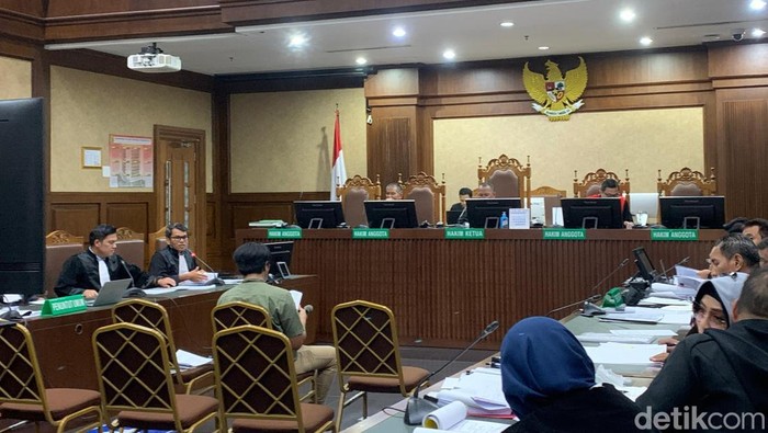 Sidang kasus dugaan korupsi pengadaan truk di Basarnas. (Mulia/detikcom)