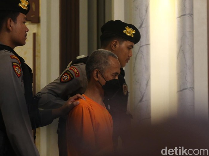 Tampang Apriyanto (48) yang tega menghabisi nyawa ibunya saat dirilis di Polresta Sleman, Kamis (30/1/2025).
