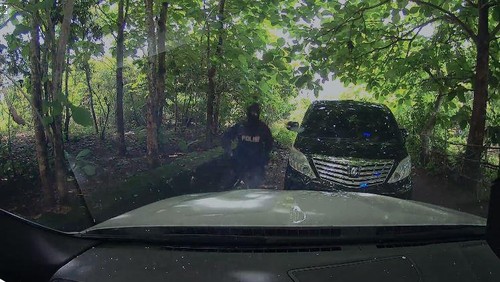 Tangkapan layar video warga negara (WN) Rusia saat merampok WN Ukraina di Bali.