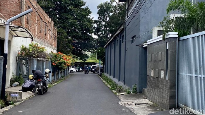 TKP cekcok pemotor dan pemobil di Bandung