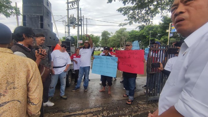 Warga demo kantor BPN buntut HGB di laut
