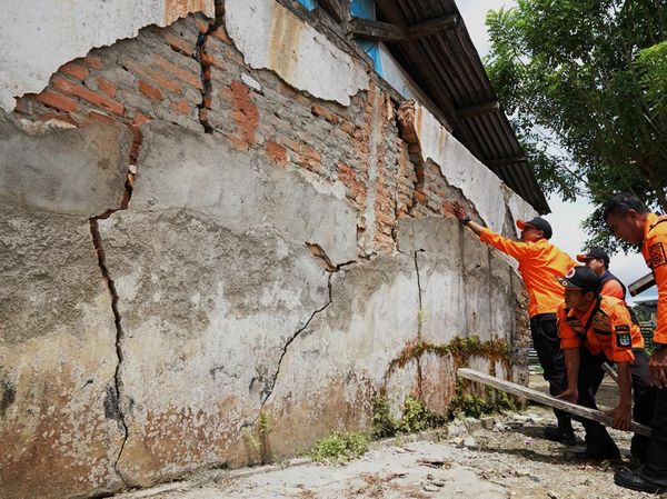 Dampak Gempa Bumi di Kolaka Timur
