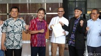 Sementara pihak KPK mengatakan kedatangan mereka untuk audiensi. 