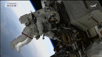 Astronaut NASA Sunita “Suni” Williams dan Barry “Butch” Wilmore telah berada di Stasiun Luar Angkasa Internasional sejak Juni 2024, meskipun awalnya mengharapkan untuk tinggal hanya delapan hari.   